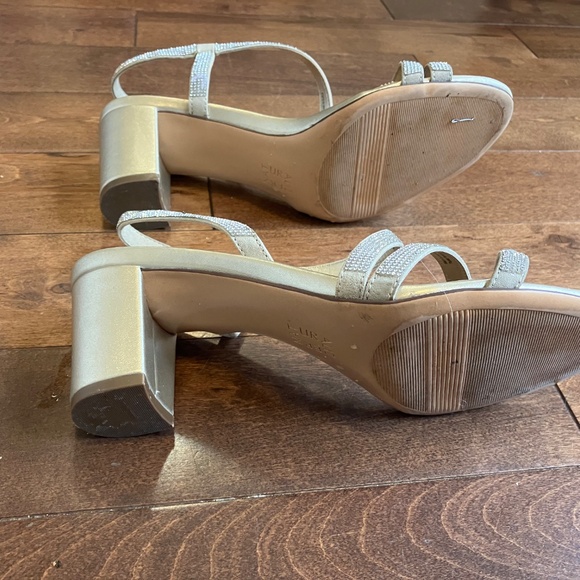 Naturalizer Vanessa Strappy Sandal - Picture 5 of 8